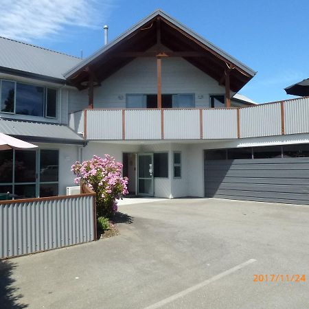 Cosy Kiwi Accommodation 蒂阿瑙湖 外观 照片