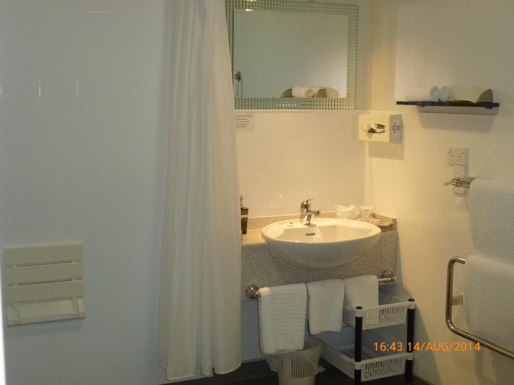 Cosy Kiwi Accommodation 蒂阿瑙湖 外观 照片